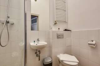 Проживание в семье Sentral Apartments Катовице Одноместный номер с собственной ванной комнатой-4